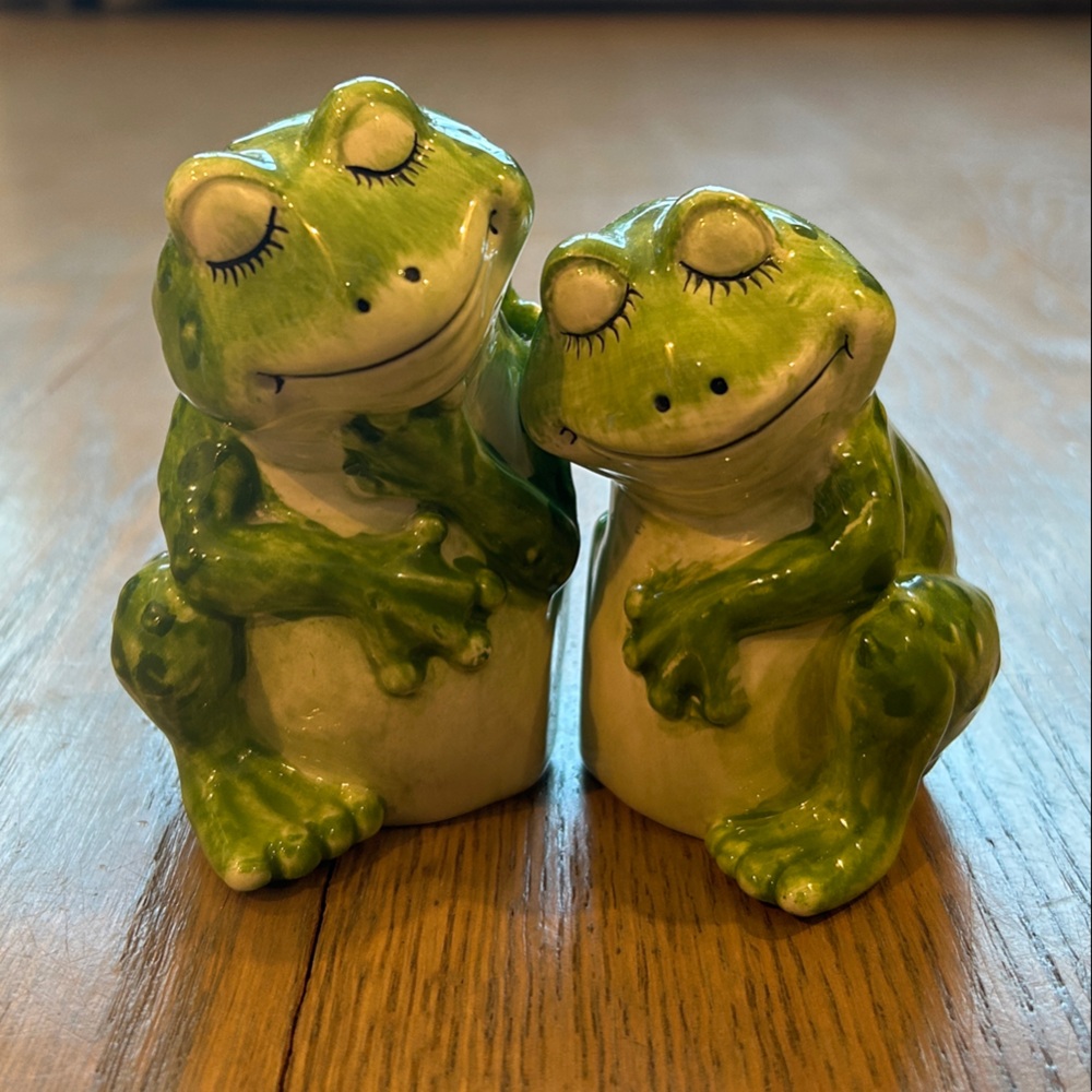 Charming Green Frog Ceramic Salt and Pepper Shakers